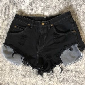 Urban Outfitters Wrangler high rise short
